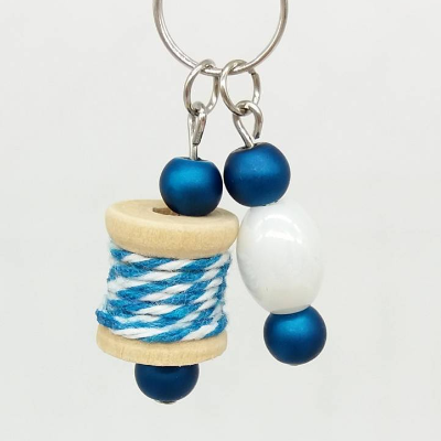 Schlüsselanhänger "Garnrolle", jeansblau/nachtblau, blau, Schlüsselanhänger, Anhänger, Nähschmuck, Accessoire Handarbeit