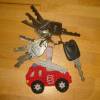 Feuerwehr Schlüsselanhänger, gehäkeltes Feuerwehrauto Anhänger für Kindergartentasche Bild 2
