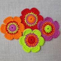 4-er Set Häkelblumen , Häkelapplikation Blumen, Blüten gehäkelt zum aufnähen, limone orange Bild 1