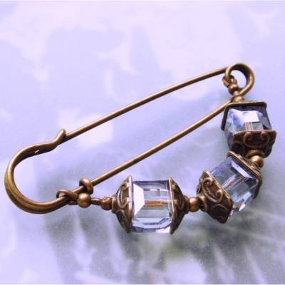 Anstecknadel wasserblauer Kristall Würfel N-7-AB-31