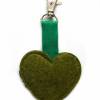 Taschenbaumler Herz-Anhänger Schlüsselanhänger Taschenanhänger "Fußball" in grün und weiß aus Filz mit Karabiner Bild 2