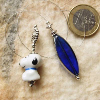 Lesezeichen lächelnder Comic Hund mit Blau