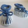 blau gestreifte Babyschuhe 3-6 Monate gestrickt Wolle in Patentmuster Bild 3