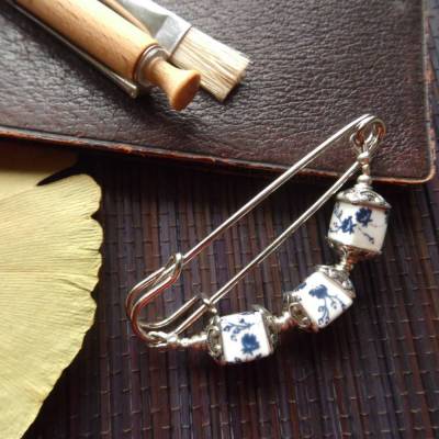 Anstecknadel Vintage Cube Delft Tuchnadel Weiß Blau Porzellan N-7-S-7