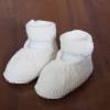 weiße Taufschuhe für Babys 4-9 Monate aus Wolle gestrickt Bild 2