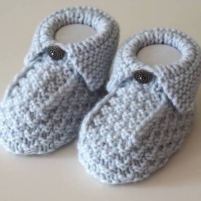 hellblaue Baby Trachtenschuhe mit Trachtenknopf Größe 3-6 Monate für Mädchen und Jungen