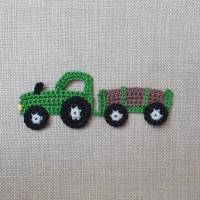 kleiner Traktor mit Anhänger , Häkelapplikation Trecker für Jungen, Applikation für Kinder Bild 1