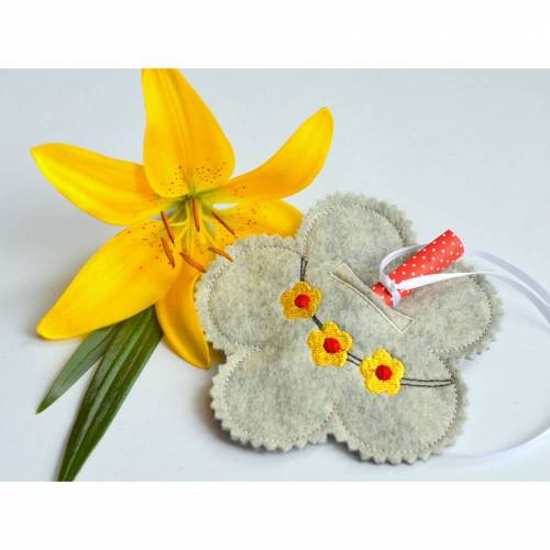 ITH Stickdatei Geschenkanhänger Blume für 10x10cm Rahmen