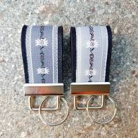 2 Schlüsselanhänger Duett Taschenanhänger Filz schwarz Webband Edelweiß grau weiß zur Tracht! Bild 1