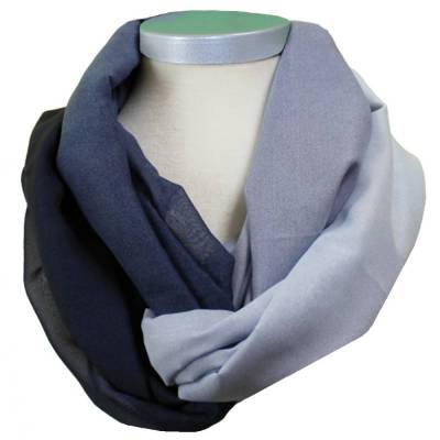 Sommer Damen Loopschal Chiffon mit Farbverlauf Hellblau Dunkelblau – Made by la miscela