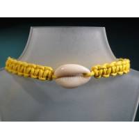Flechtarmband Kaurie-Muschel - gelb - in verschiedenen Größen Bild 1