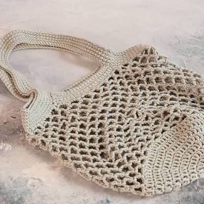 Häkeltasche Einkaufstasche Einkaufsnetz in beige aus hochwertiger Baumwolle mit Schulterriemen gehäkelt