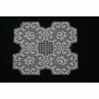 weißes, symmetrisches Häkeldeckchen mit Blumen - 20cm x 20 cm Bild 1