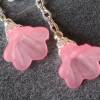 Ohrhänger "Rosa Glockenblume und Glitzerstern" 62mm lang insgesamt - rosa Lucite Blüte und irisierender Glasstern Bild 2