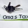 Schlüsselanhänger handgestickt "Omas Taxi" Bild 4