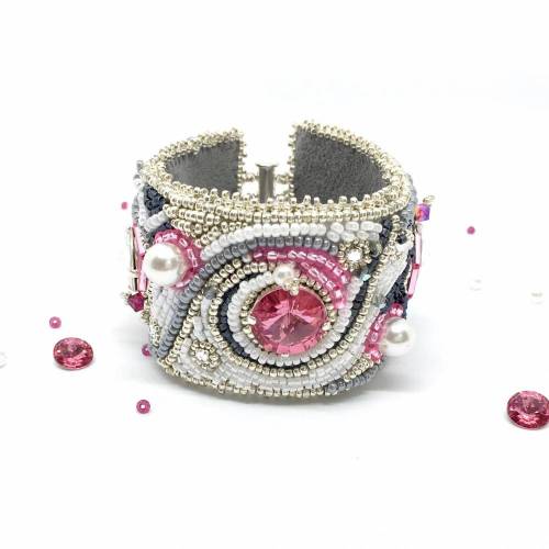 Armband handgestickt in den Farben silber, rosa, weiß - Kristalle und Glasperlen - Hochzeits-Schmuck