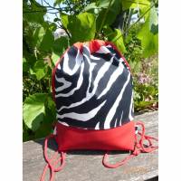 Rucksack Zebra mit rotem Kunstleder und Innentasche Handarbeit genäht Unikat Bild 1