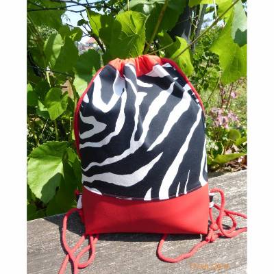 Rucksack Zebra mit rotem Kunstleder und Innentasche Handarbeit genäht Unikat