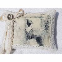 Shabby Lavendel - Kissen im weißen Vintage-Stil 17x13,5cm Bild 1