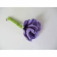 Schlüsselanhänger mit gefilzter Blume violett Bild 1