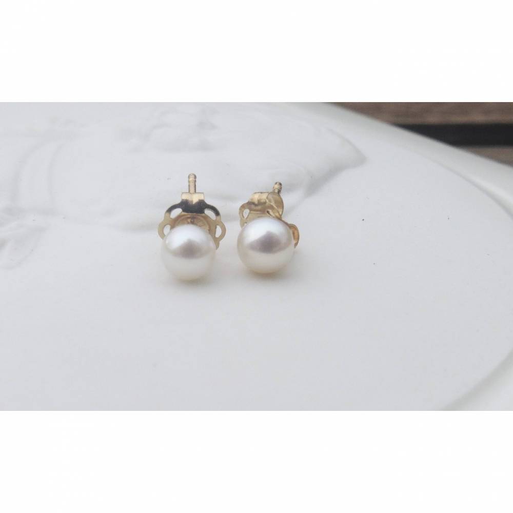 Perlen-Ohrstecker Mini echte weiße ivory Perlen 4-4,5 mm rund Brautschmuck Miniperlen Bild 1