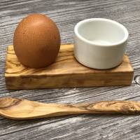 Eierhalter Troué PLUS inkl. Eierlöffel aus Olivenholz Bild 1