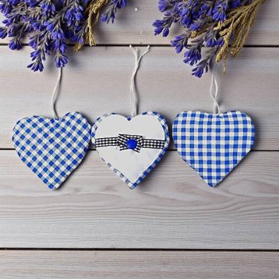 Herzanhänger im 3-er Set, Stoffherzen zum aufhängen blau und weiß kariert