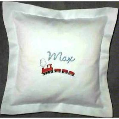 Kinderkissen Max mit Eisenbahn – Namenskissen bestickt, 35x35cm, Baumwollsatin weiß