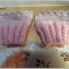 Frühchen-Set - Mütze, Socken und Pulswärme. Wolle-Merino in rosa Bild 3