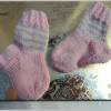 Frühchen-Set - Mütze, Socken und Pulswärme. Wolle-Merino in rosa Bild 4