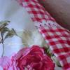 Rosenkissen, Kissenbezug Rosen, Dekokissenhülle aus Baumwolle mit Rosen-Muster. Bild 3
