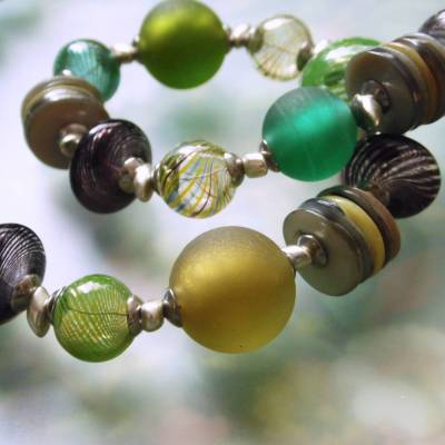 Oliven Königin 52cm Materialmix Kette mit mundgeblasenen Hohlperlen