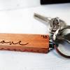 Schlüsselanhänger "love, family, home, happiness" aus Holz mit Wunschdaten  das schöne Geschenk zum Einzug, zum Valentinstag, Hochzeit, Jahrestag.... Bild 4