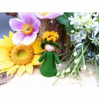 Sonnenblume Blumenkind, Deko-Filz-Püppchen, Jahreszeitentisch Sommer Bild 1