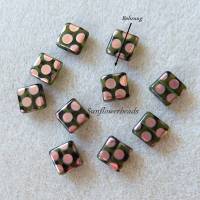 10 flache quadratische Glasperlen olivine mit kupferfarbenen Tupfen, 10x10 mm Bild 1