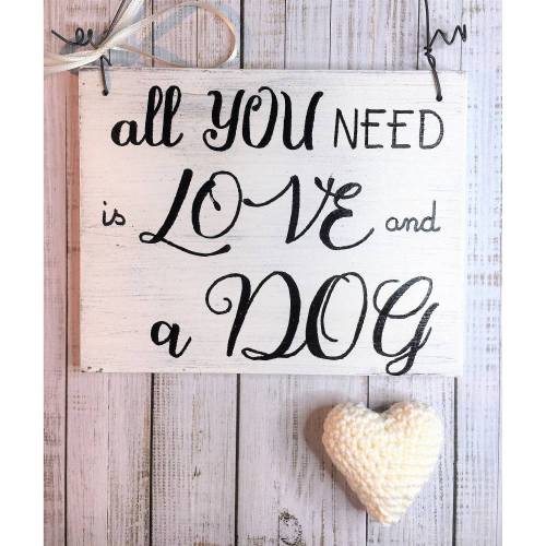 Holzschild handbemalt "Love and Dog", mit Häkelherz, gehäkelt, cremeweiß, Liebe, Hund, Hundeliebhaber, Geschenk, Spruchschild, Deko, Vintage