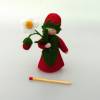 Blumenkind Erdbeere, Jahreszeitentisch Sommer, Filzpüppchen, Deko-Filz-Figur Bild 3