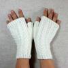 Bio Fingerlose Handschuhe mit Zopfmuster "Lobster Claw" Hellgrau oder Weiß, 2 Größen Bild 1