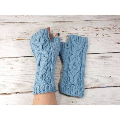 Fingerlose Stulpen  mit Zopfmuster in Hellblau, Wolle Bio