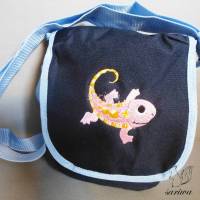 Kindergarten- / Kita-Tasche bestickt mit Eidechse / Gecko +  Wunschname Bild 1
