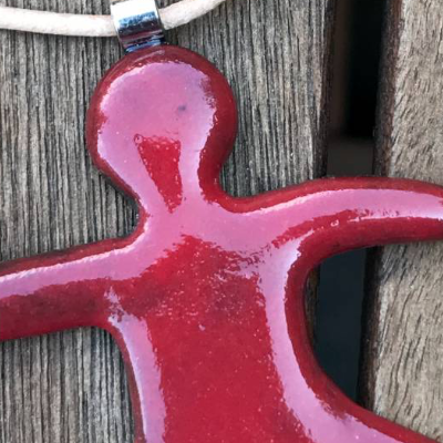 Schmuckband mit Yogafigur aus Keramik (Rot mit Punkt)