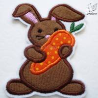 Hase mit Karotte -- Kaninchen -- Aufnäher in verschiedenen Größen (S-XL) -- Bügelbild Bild 1