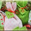 Adventskalender mit Stoff Säckchen und gestickten Zahlen auf Filz für Mädchen, Weihnachten, Advent,rosa, rot, grün Bild 3