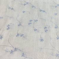 Batist mit Blumen Stickerei Baumwolle-Polyester Mischgewebe in Hellblau-Weiß 0,5m Bild 4