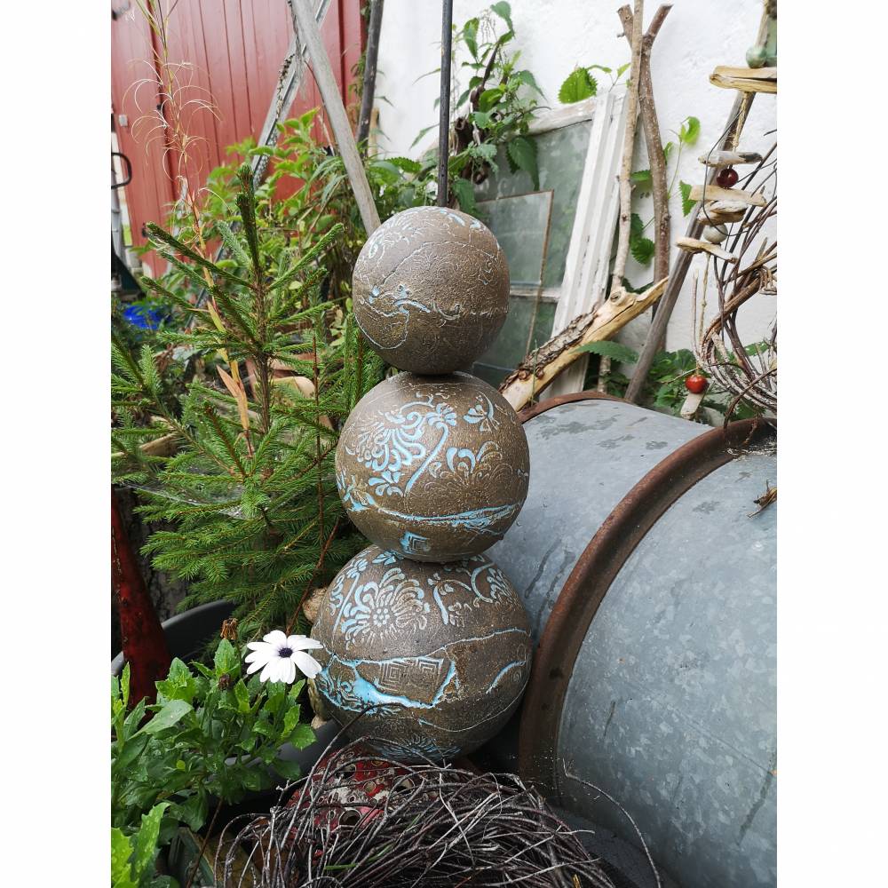 traumhafte Garten Stele aus frostfester Keramik Bild 1