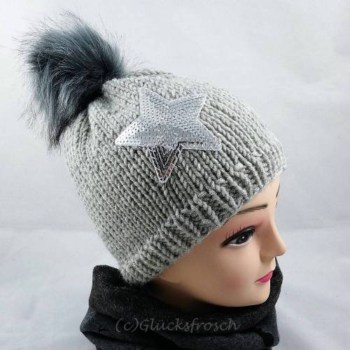 Mütze, grau mit Pailettenstern und Bommel