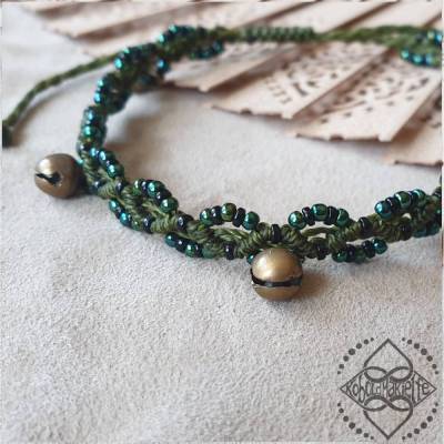 Fussband mit Glöckchen und grünen Glas-Perlen - größenverstellbar - Makramee