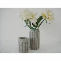 2 Vasen mit Strickhussen, Upcycling Bild 1