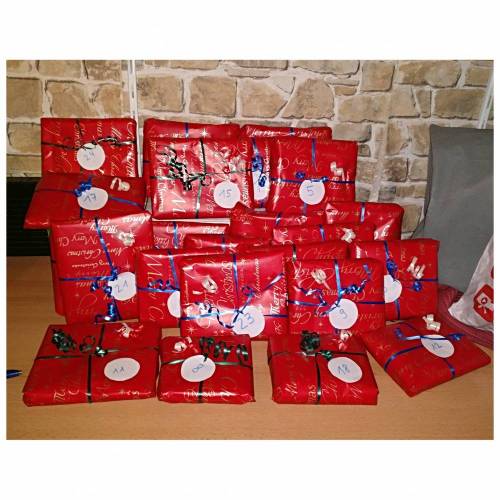 Adventskalender gefüllt mit Kinderkleidung Wunschgröße