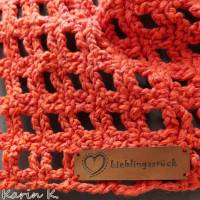 Dreieckstuch mit Knopfverschluss Koralle gehäkelt aus Baumwolle und Seide VERO Linea Pura von Lana Grossa Bild 10